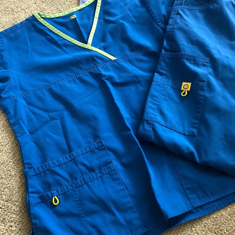 Winks Scrub Set